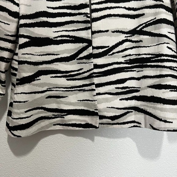 CHICO'S Open Jacket light Suit Blazer W/ Lining Top Jungle Print animal Sz 1 S - Picture 3 of 16